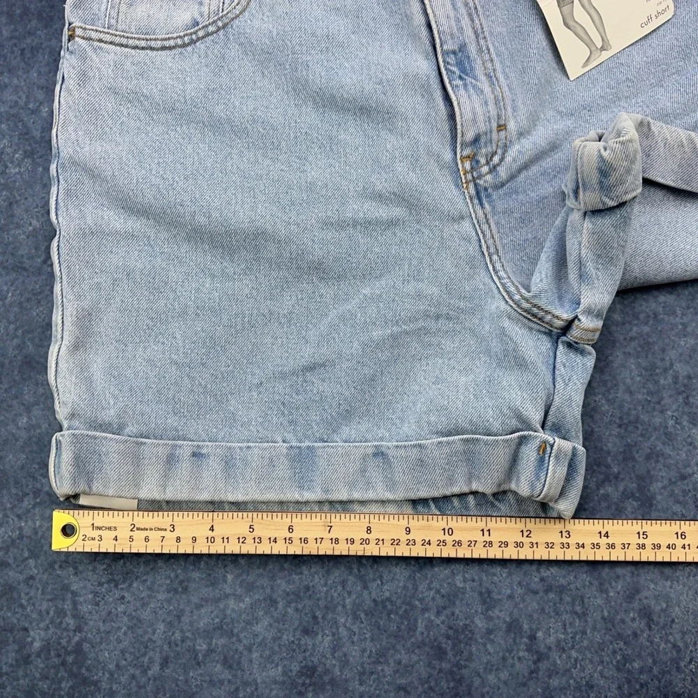 Calvin Klein Jeans Womens Cuff Short Light Indigo Enzyme Wash Size 16 BDXK690